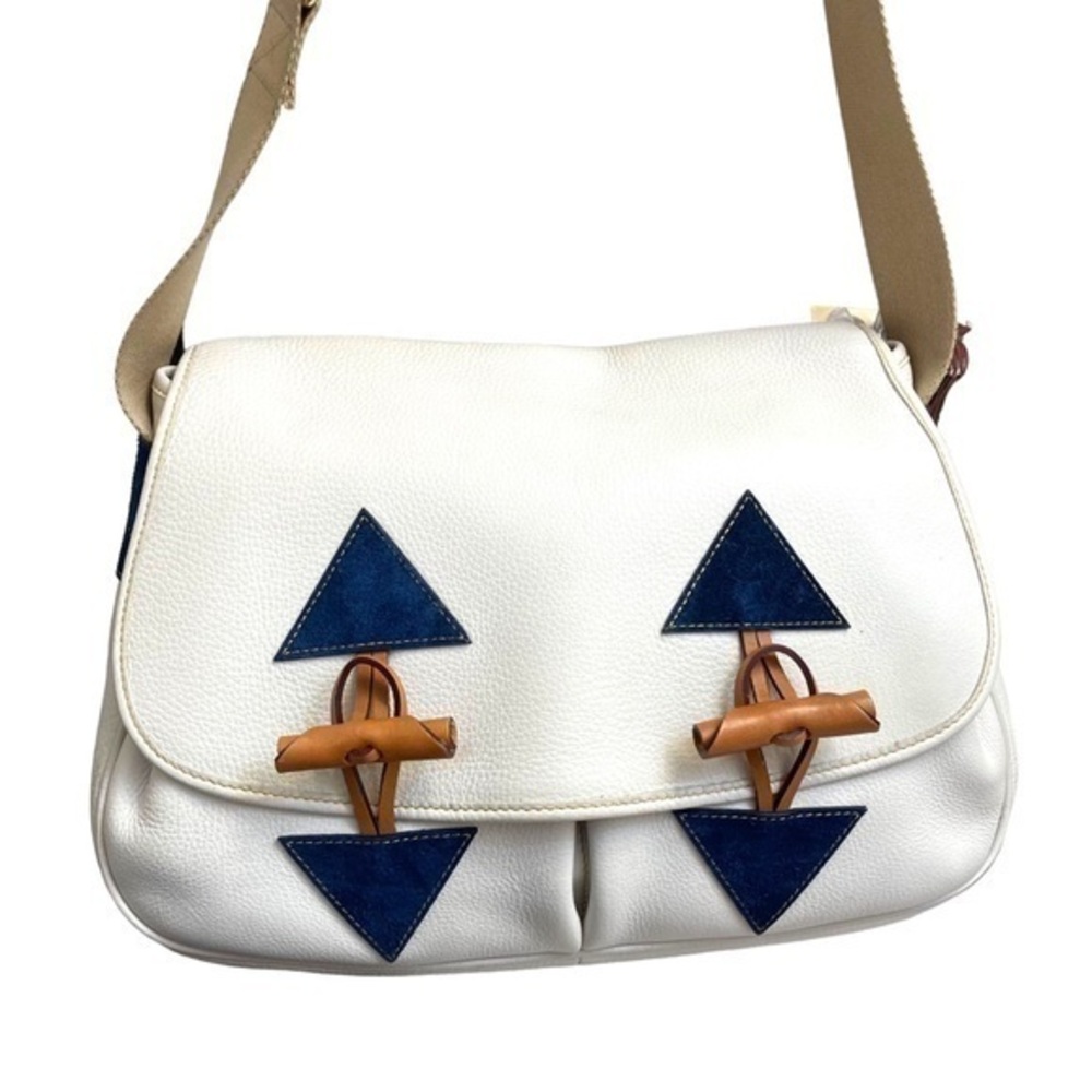 Dooney & Bourke white pebbled toggle pebbled leather messenger laptop book bag